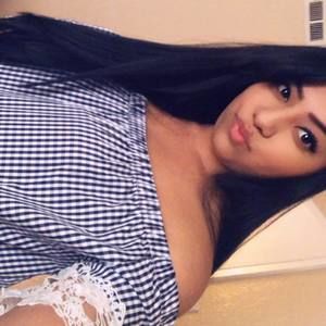 Meet your Posher, Crystal